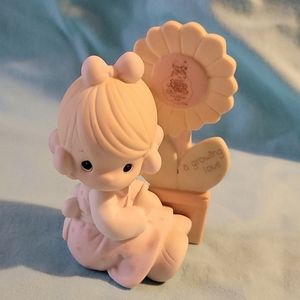 Vintage Precious Moments "A Growing Love" E-0008
